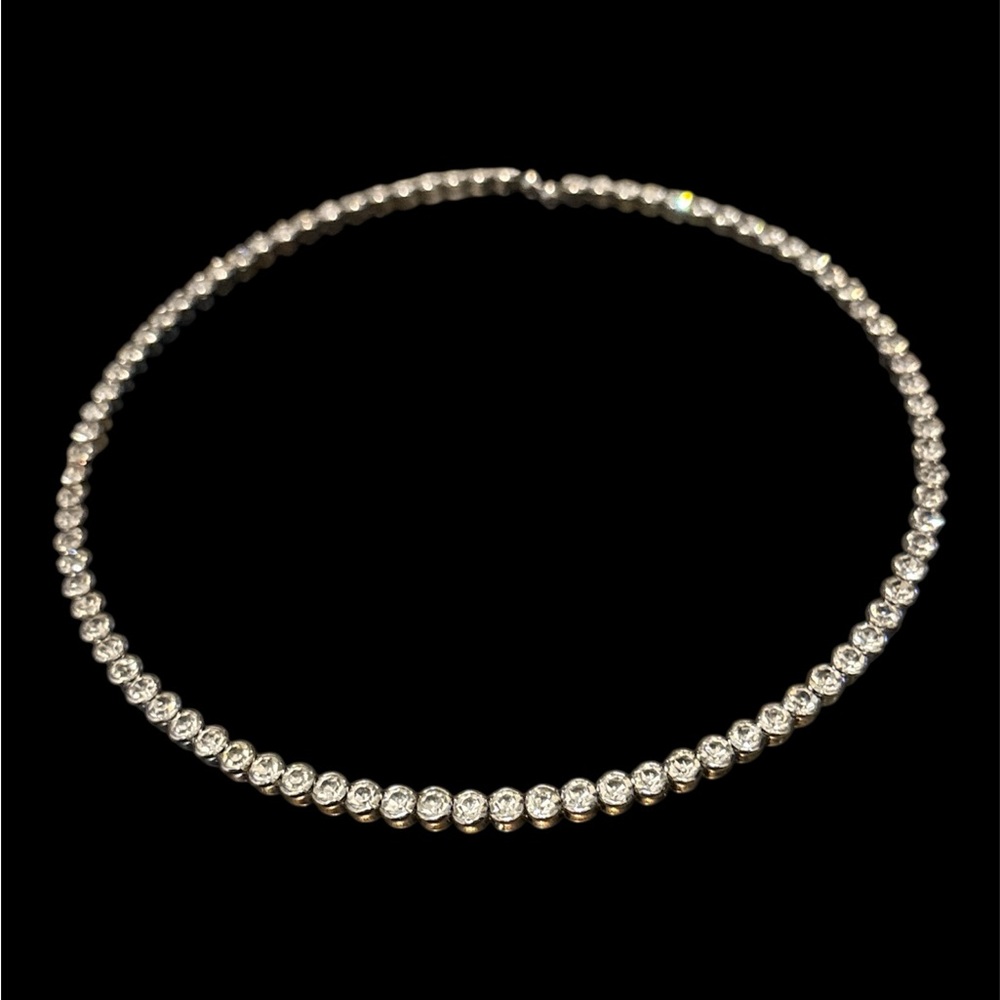 Elegant Silver Flex Choker Necklace with Cubic Zirconia Crystals - Picture 11 of 11